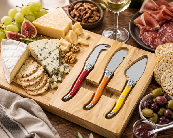 True Sunnyside 3 Cheese knife and cutting board